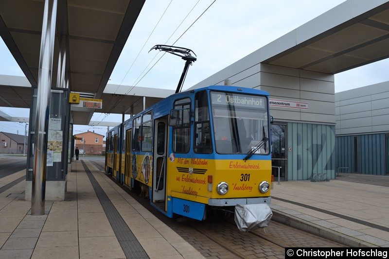 Bild: Tw 301 als Linie 2 am Hauptbahnhof.