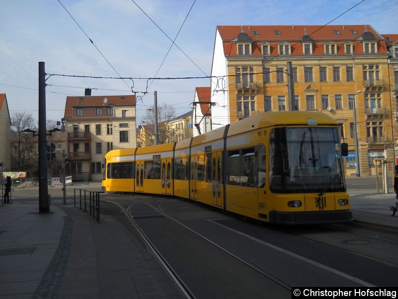 Bild: Beim Verlassen der Haltestelle Bahnhof Mitte.