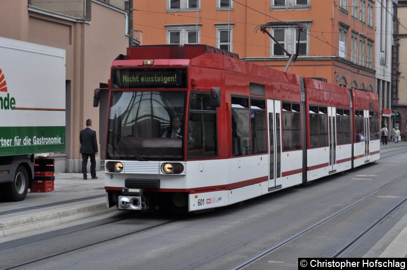 Bild: TW 601 am Hauptbahnhof als Linie 5.