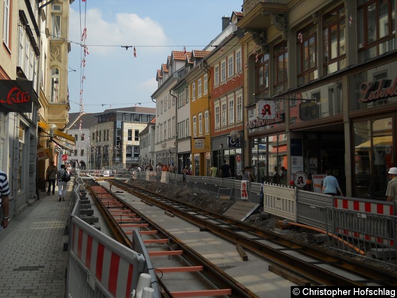 Im Bereich Schlösserstraße bzw. Schlösserbrücke wurden die Gleise für die Straßenbahn provisorisch verlegt. Bild: Im Bereich Schlösserstraße bzw. Schlösserbrücke wurden die Gleise für die Straßenbahn provisorisch verlegt.