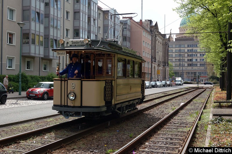 Bild: Wagen 9 bei der Ankunft am Platz der Einheit/Ost.