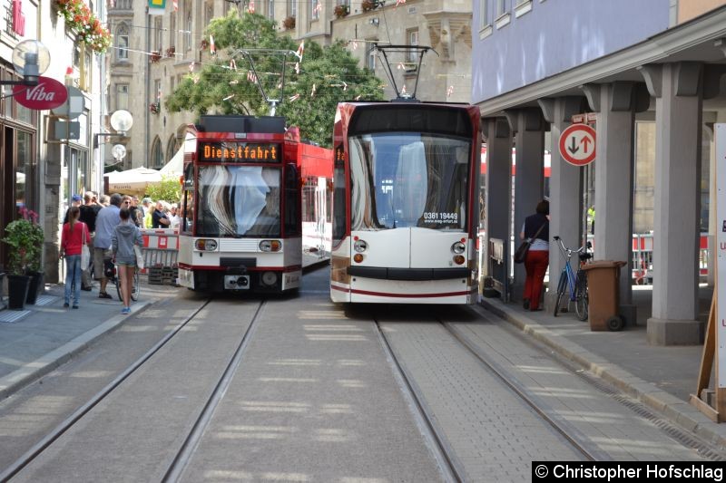 TW 601 (links) und TW 637 (rechts) zwischen Marktstraße und Fischmarkt. Bild: TW 601 (links) und TW 637 (rechts) zwischen Marktstraße und Fischmarkt.
