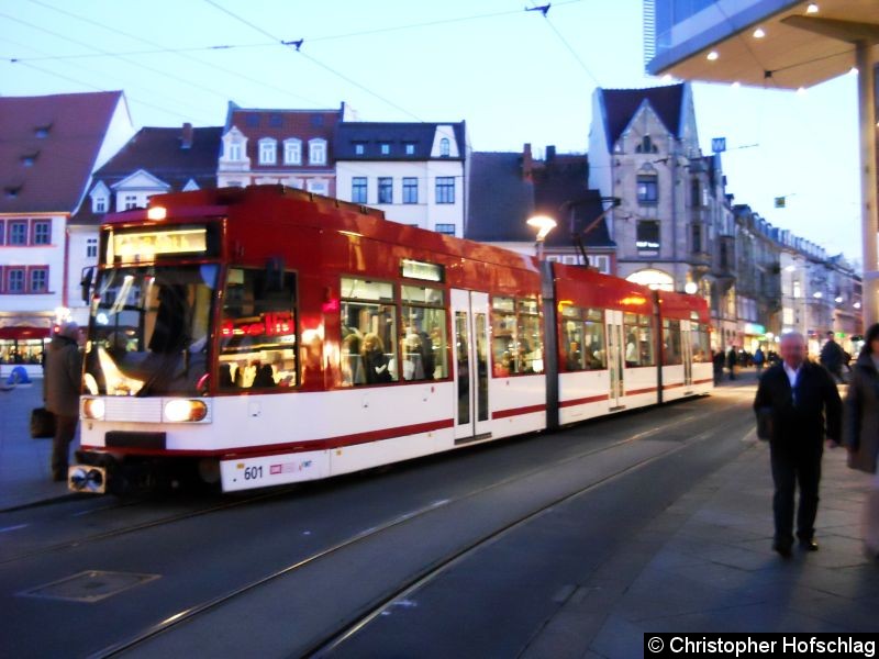 Bild: TW 601 am Anger auf der Linie 6.