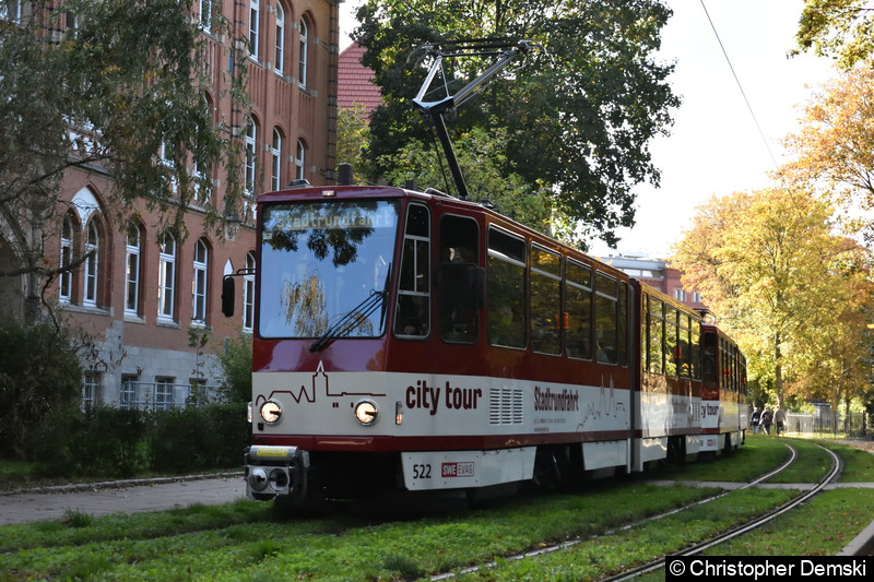 Bild: TW 522+530 als Stadtrundfahrt am Brühler Garten.
