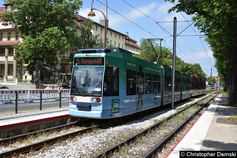 Bild: TW 615+613 als Linie 5 an der Haltestelle Humboldtstraße.