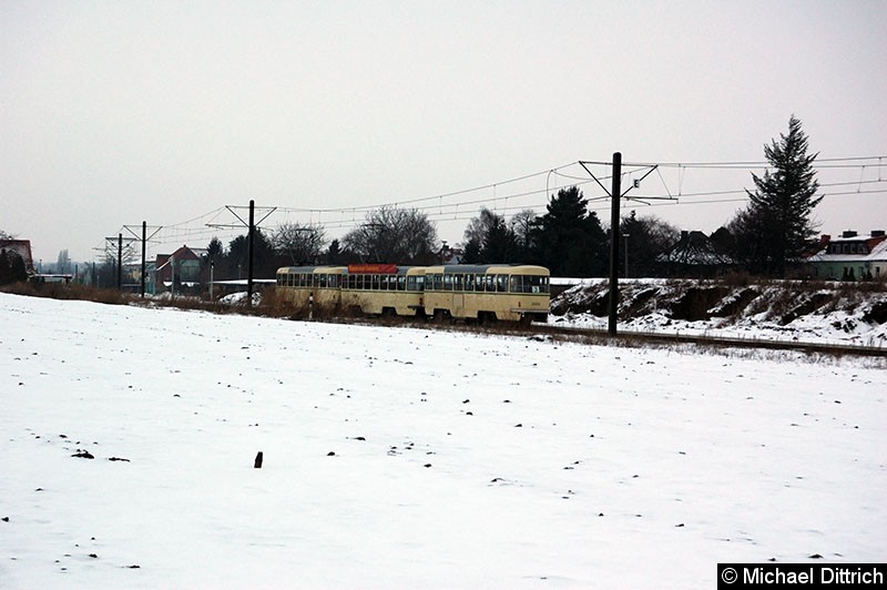 1001 + 1120 + 2002 als Linie 3 auf dem Weg nach Reform zwischen den Haltestellen Lindenhof/Flugplatz und Merkurweg. Bild: 1001 + 1120 + 2002 als Linie 3 auf dem Weg nach Reform zwischen den Haltestellen Lindenhof/Flugplatz und Merkurweg.