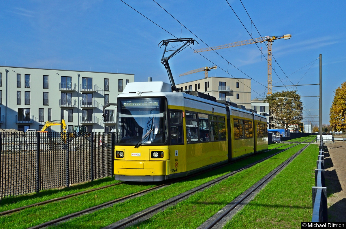 Bild: Ihm folgte der Wagen 1575 als Linie M17.