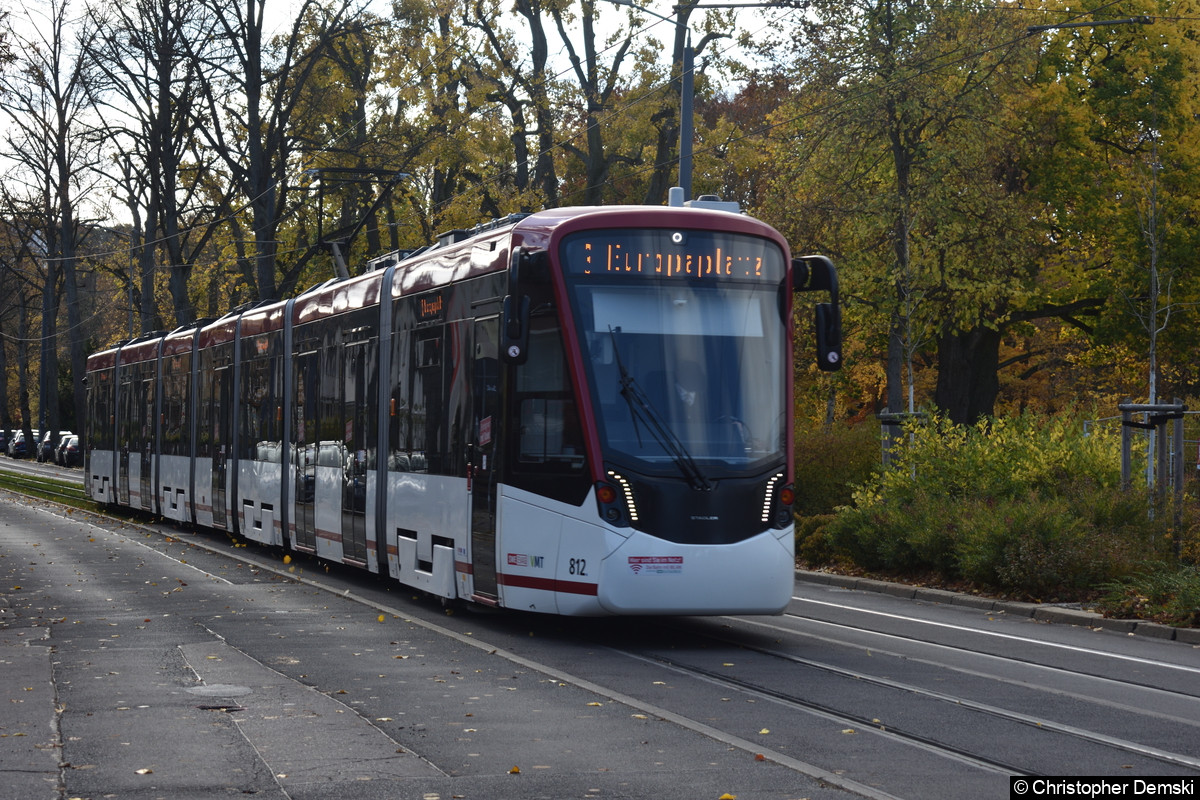 Tw 812 als Linie 3 in der Friedirch-Ebert-Straße in Richtung Europaplatz.