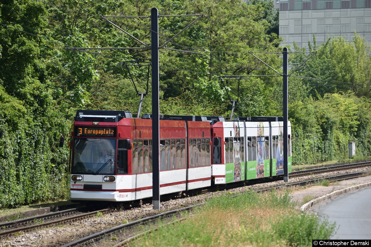 TW 611+608 als Linie 3 in Richtung Europaplatz auf der Nordhäuser Straße, kurz vor der Haltestelle Straße der Nationen.