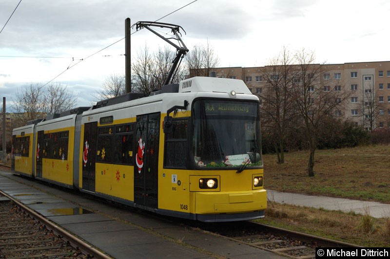 Bild: Der Weihnachtszug in der Wendeschleife Wuhletalstr.