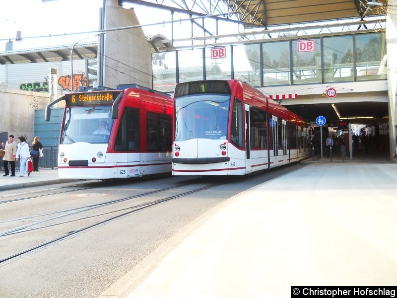 Bild: TW 625(Stadtauswärts) und 649(Stadteinwärts) am Hauptbahnhof.