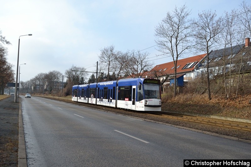 Wagen 645 als Linie 4 auf der Binderslebener Landstraße in Richtung Wiesenhügel über Domplatz. Bild: Wagen 645 als Linie 4 auf der Binderslebener Landstraße in Richtung Wiesenhügel über Domplatz.