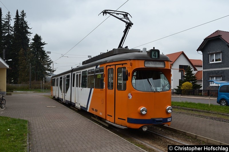Tw 522 als Linie 4 in Tabarz, kurz vor seiner Abfahrt nach Gotha.