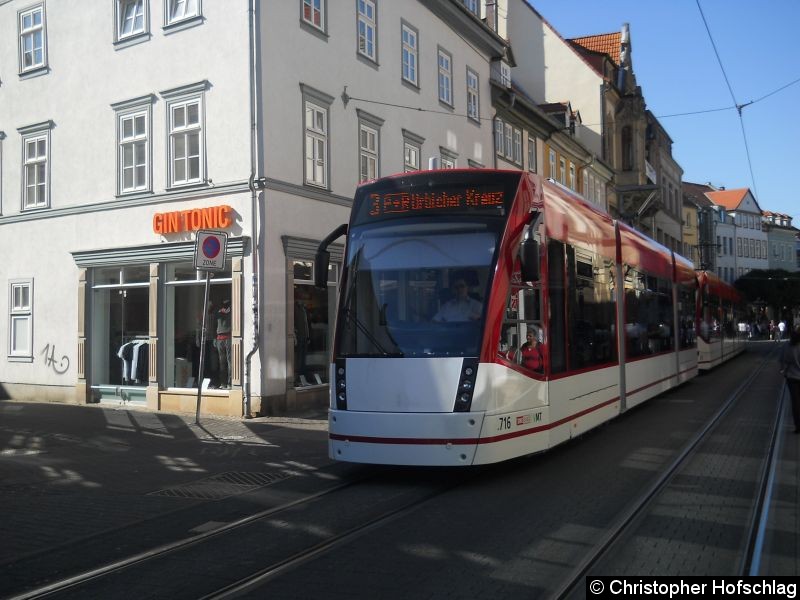 Bild: TW 716+633 kurz vor der Schlösserbrücke auf der Linie 3.