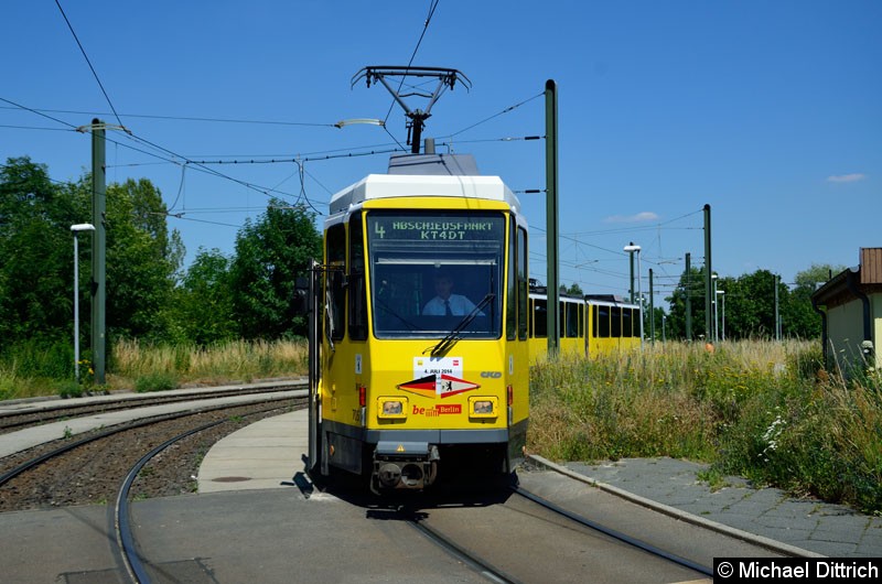 Bild: 7057 + 7058 in Falkenberg in der Wendeschleife.