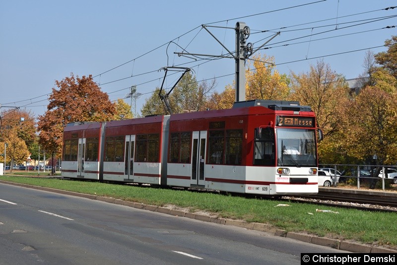 TW 609 als Linie 2 in Bereich Nodhäuser Straße kurz vor der Haltestelle Thüringen-Park. Bild: TW 609 als Linie 2 in Bereich Nodhäuser Straße kurz vor der Haltestelle Thüringen-Park.