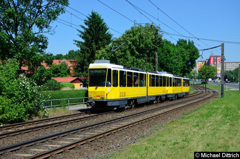 Bild: 6036 + 6136 als Linie M6 kurz vor der Haltestelle Landsberger Allee/Rhinstr.