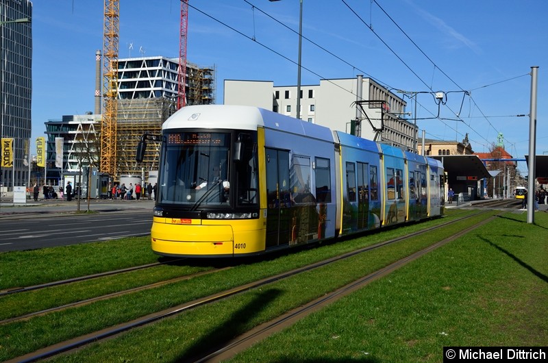 Bild: 4010 als Linie M10 kurz hinter der Haltestelle Hauptbahnhof.