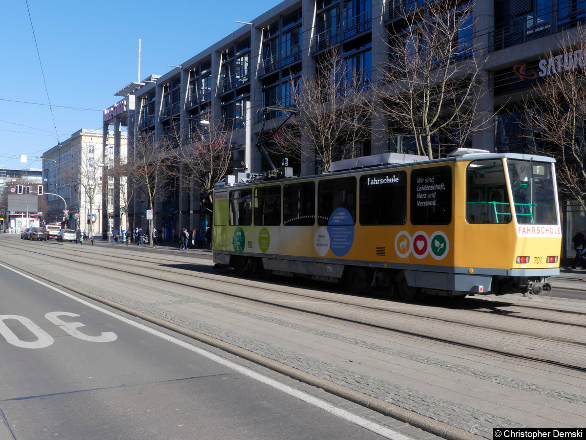 Bild: TW 701 unterwegs auf dem Breiten Weg in Richtung Haltestelle Alter Markt.