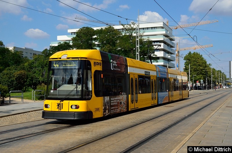 Bild: 2589 als Linie 12 in Höhe der Haltestelle Webergasse.