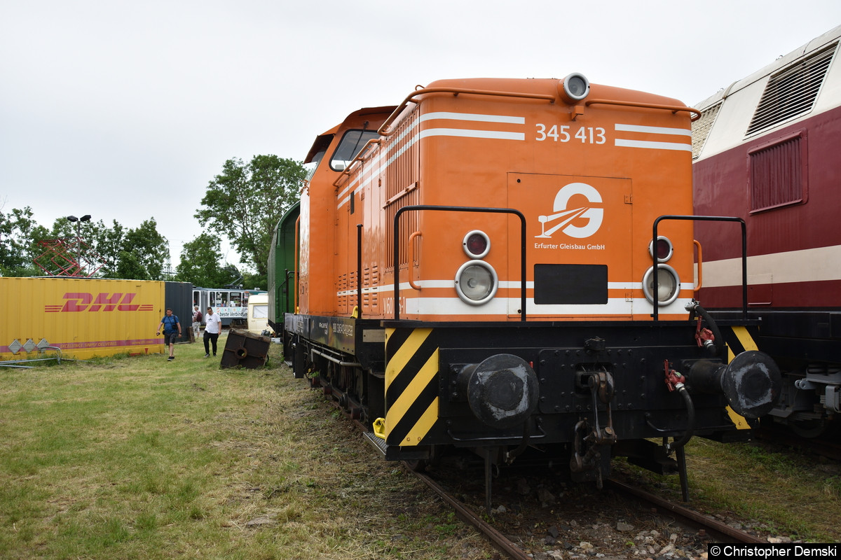 Bild: 345 413 auf dem Gelände des Eisenbahnmuseums Weimar.