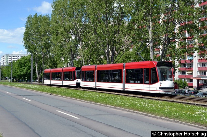 TW 710+711 als Linie 3 in Richtung Europapatz, höhe Nordhäuser Straße kurz vor der Haltestelle Warschauer Straße. Bild: TW 710+711 als Linie 3 in Richtung Europapatz, höhe Nordhäuser Straße kurz vor der Haltestelle Warschauer Straße.