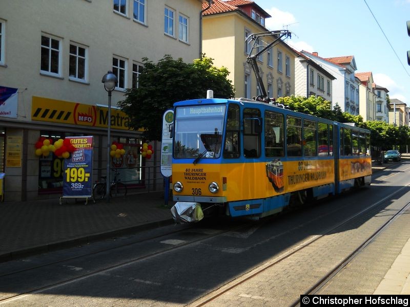 Bild: TW 306 an der Haltestelle 18.März Straße.