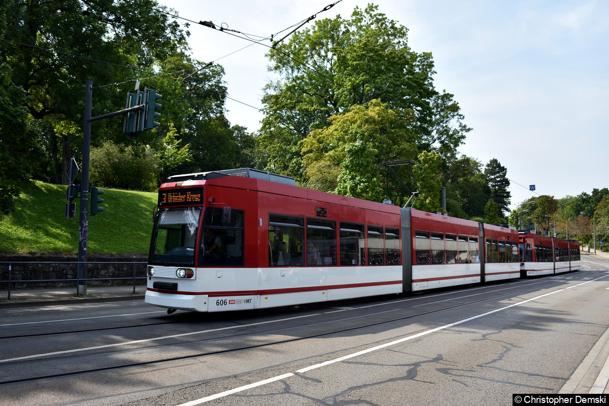 Bild: TW 606+609 als Linie 3 in Richtung Urbicher Kreuz im Bereich Schillerstraße/Hbf.