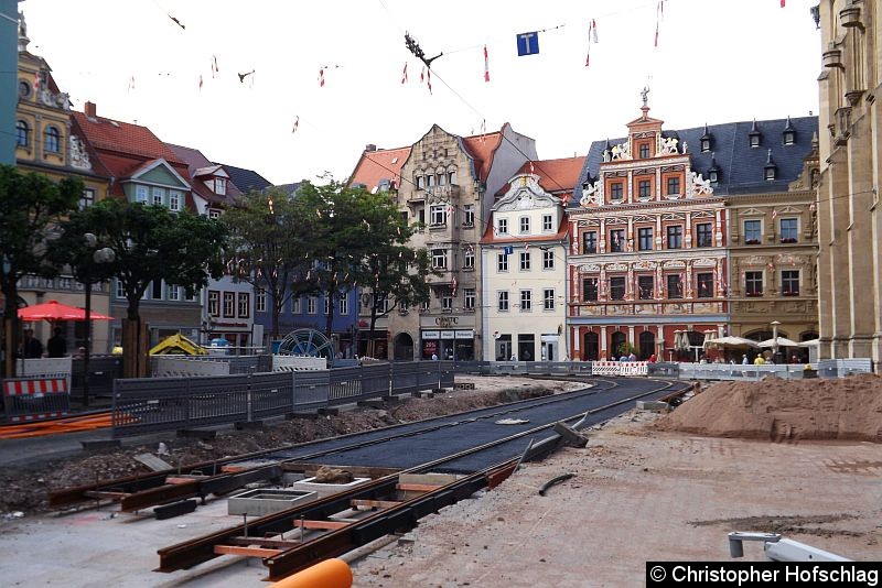In dem Bereich vor dem Erfurter Rathaus wird bald ein neuer Haltestellenbereich entstehen. Bild: In dem Bereich vor dem Erfurter Rathaus wird bald ein neuer Haltestellenbereich entstehen.