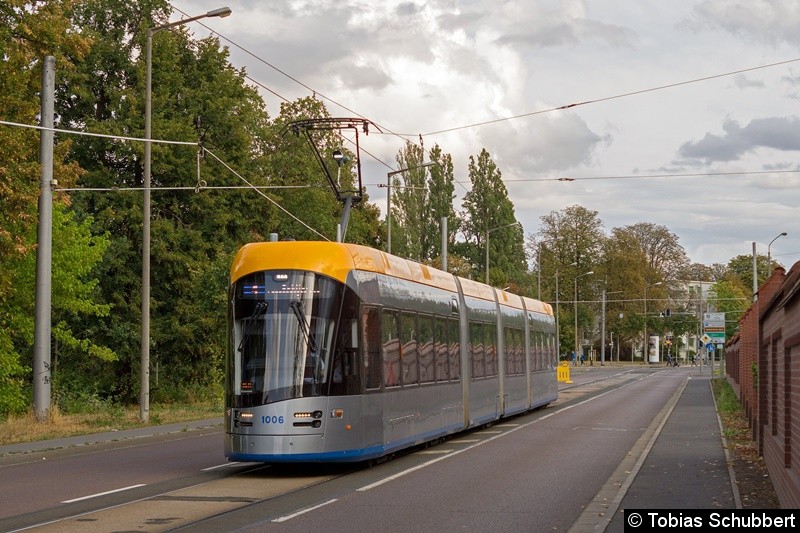 Bild: TW 1006 an der Endhaltestelle Gohlis, Landsberger Straße.