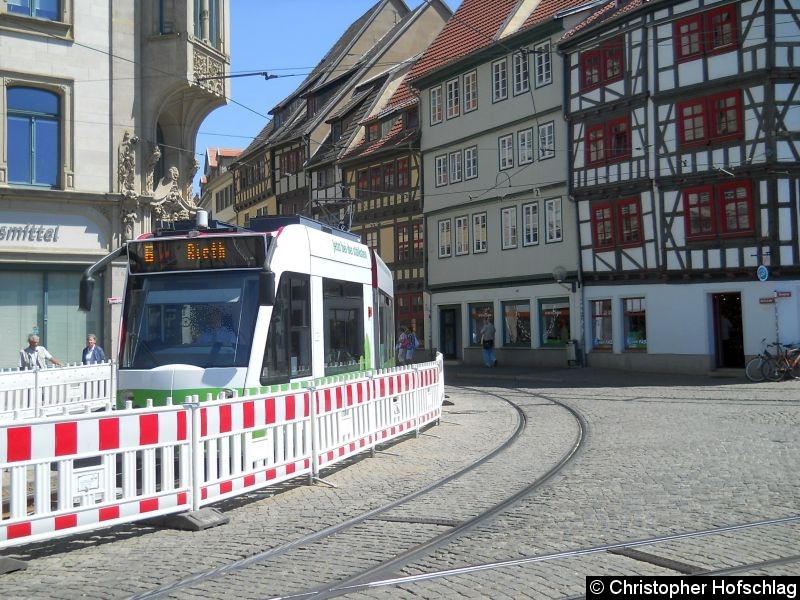 Bild: TW 621 auf der Linie 6 am Domplatz.