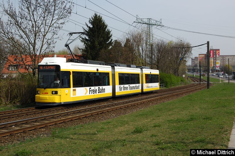 Bild: GT6U 1506 als Linie 16 kurz vor der Haltestelle Landsberger Allee/Rhinstr.