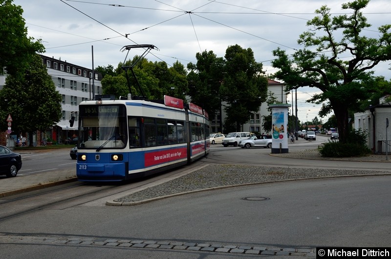 Bild: 2113 auf dem Romanplatz. 
An dieser Stelle wechselte der Wagen von der Linie 12 (vom Scheidtplatz)
zur Linie 16 (Richtung St. Emmeran).