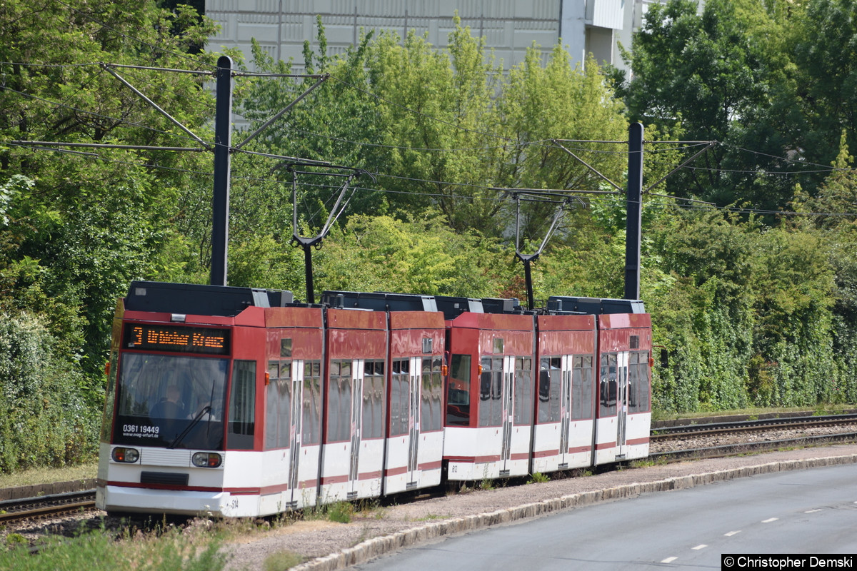 TW 612+614 als Linie 3 auf der Nordhäuser Straße in Richtung Urbicher Kreuz, kurz vor der Haltestelle Warschauer Straße.