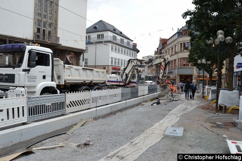 In der Haltestelle Fischmarkt (Stadteinwärts) wird gerade Beton gegossen. Bild: In der Haltestelle Fischmarkt (Stadteinwärts) wird gerade Beton gegossen.