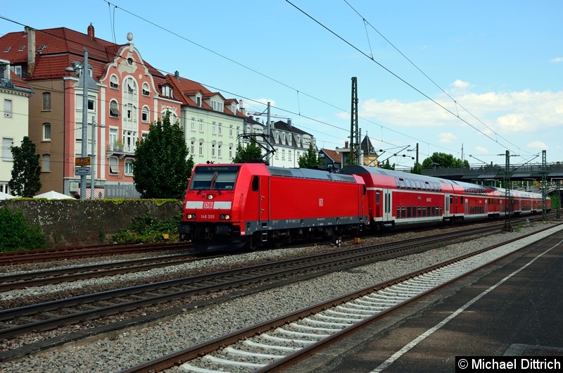 Bild: 146 205 mit einer RB nach Neckarsulm in Esslingen (Neckar). 
Am Schluss des Zuges befand sich die 146 217.