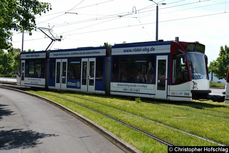 Bild: TW 704 als zweiter Wagen auf der Linie 3 am Gleisdreieck Warschauer Straße.