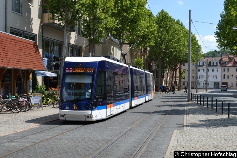 Bild: TW 702 bei der Einfahrt in die Haltestelle Stadtzentrum,Lödbergraben.