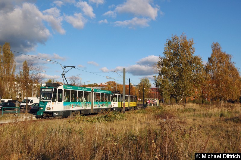 Bild: 159 und 161 als Linie 96 an der Abfahrthaltestelle Viereckremise.