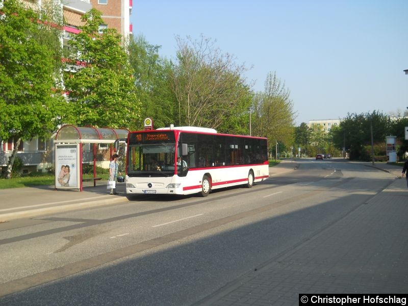 Bild: Bus 166 am Moskauer Platz auf der Linie 10.