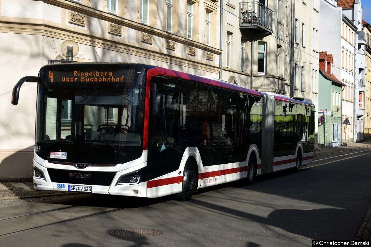 Wagen 523 als SEV-Linie 4 in der Regierungsstraße.