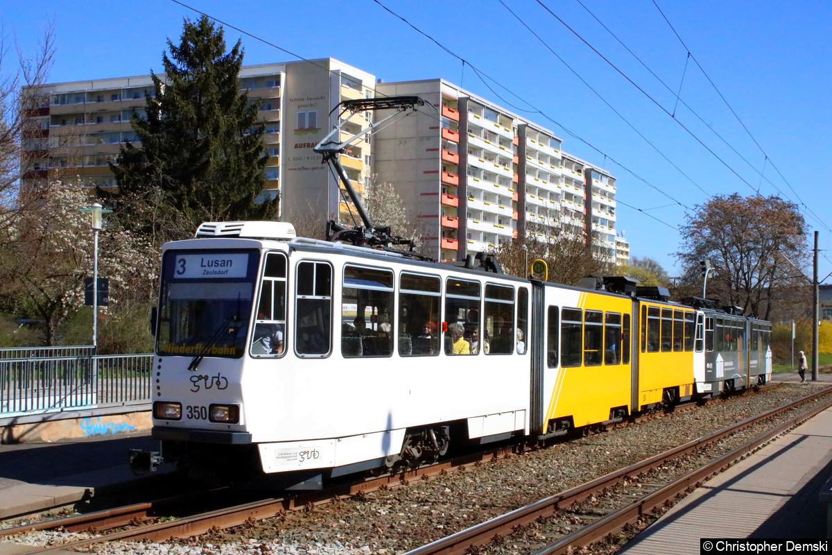 Bild: Tw 350+305 als Linie 3 an der Haltestelle Lusan-Laune.