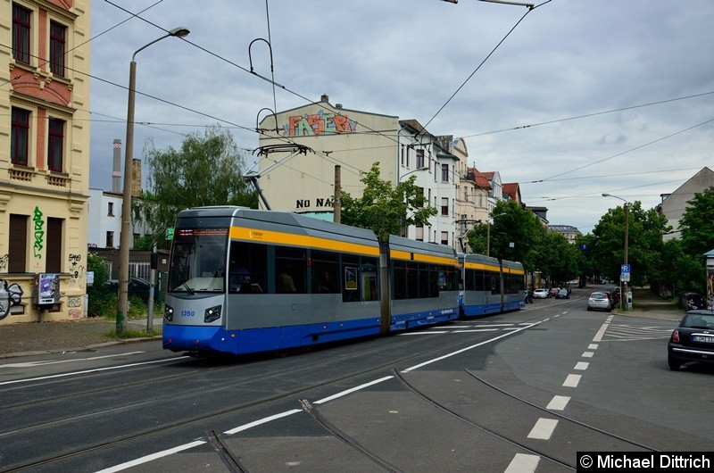 Bild: 1350 + 1323 als Linie 11 kurz vor dem Connewitzer Kreuz.