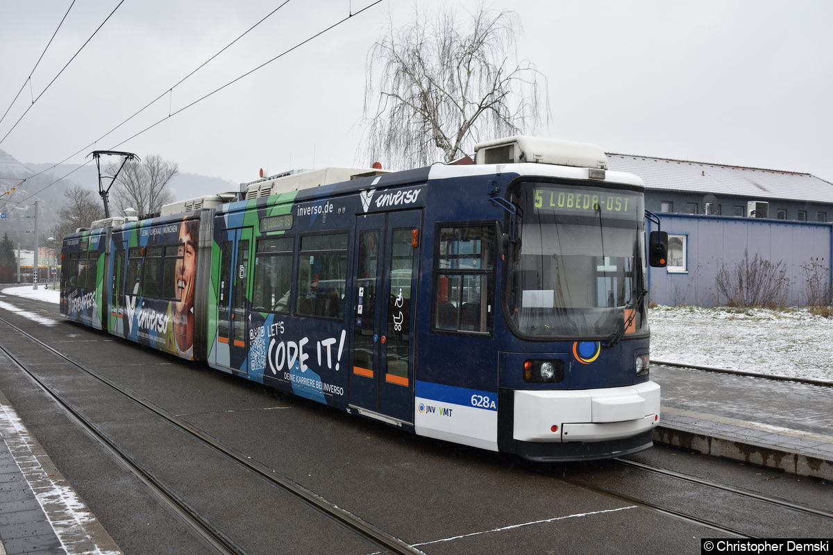 Bild: Tw 628 als Linie 5 an der Haltestelle Burgaupark.