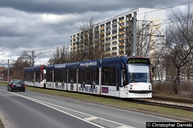 Bild: TW 645+709 als Linie 3 zwischen den Haltestellen Europaplatz und Thüringen-Park.