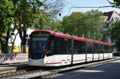 810